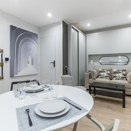 Versigny Ordener Cosy 2p Appartement Parijs
